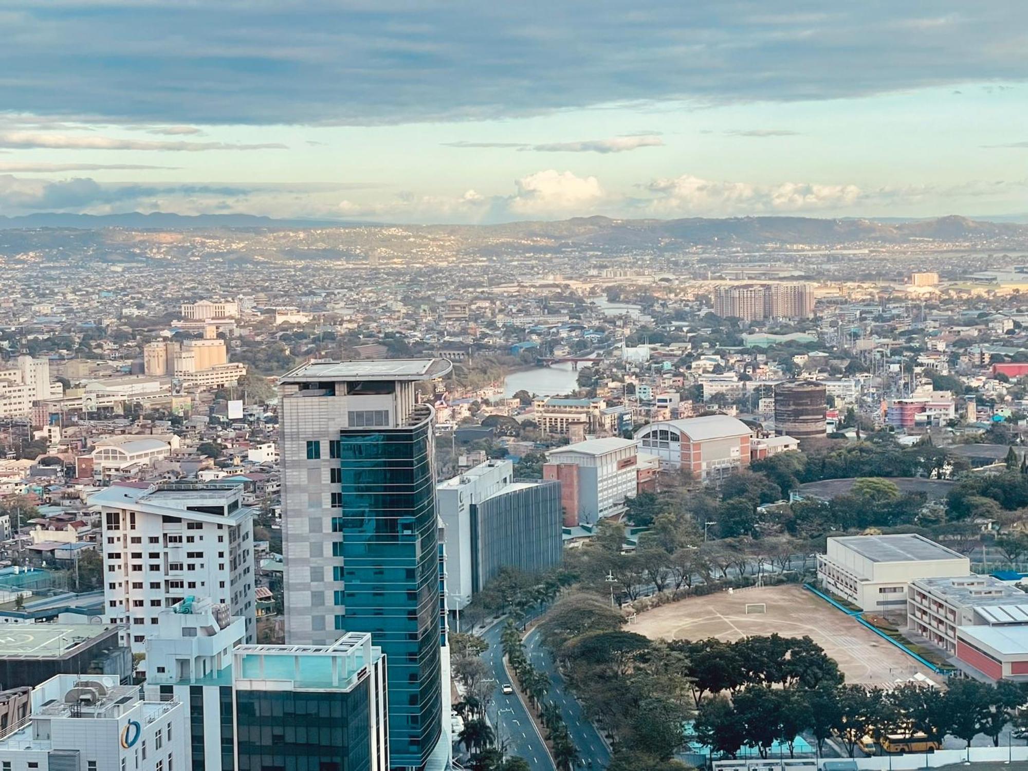 Uptown Parksuites Bgc Taguig Extérieur photo