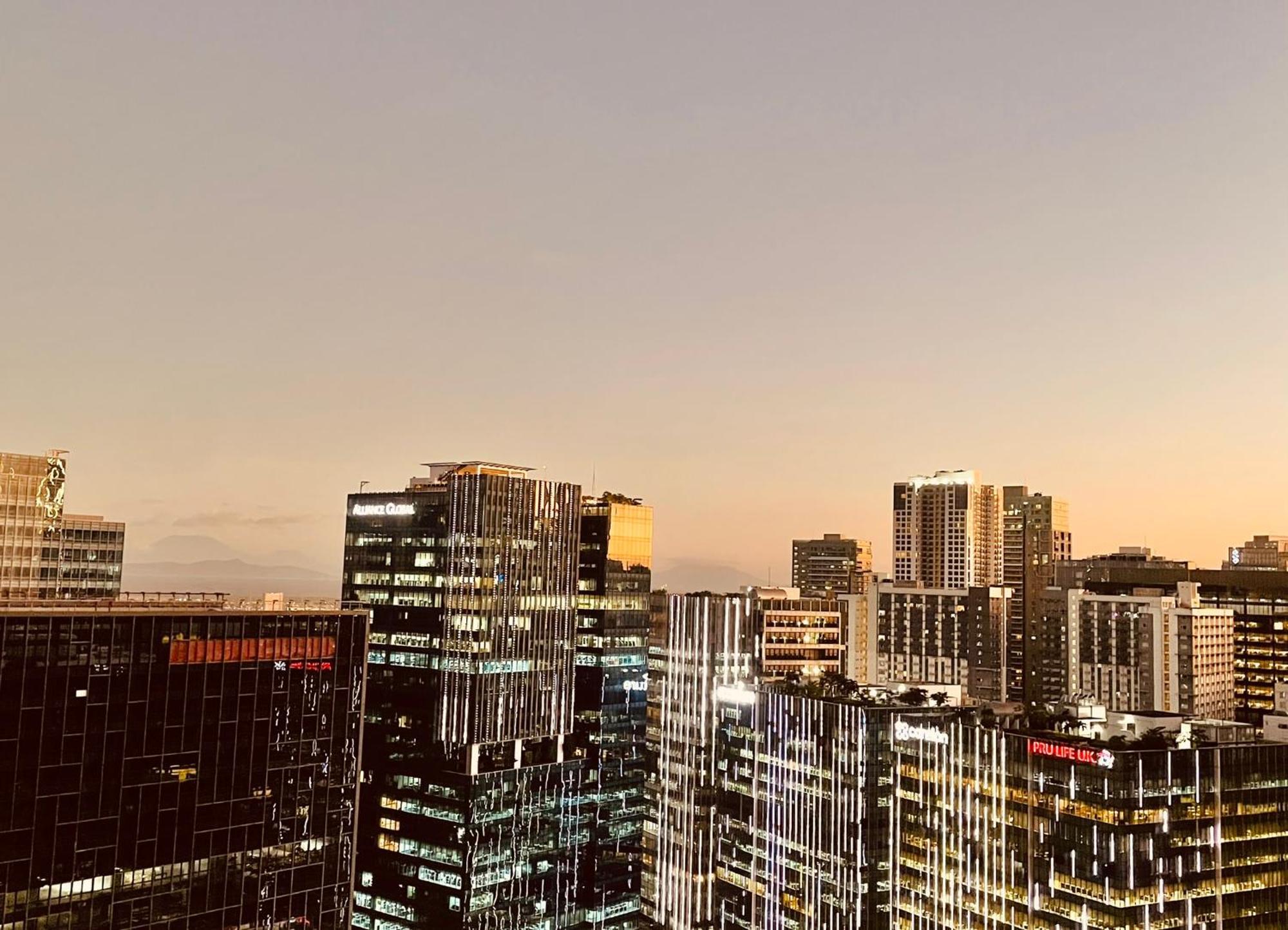 Uptown Parksuites Bgc Taguig Extérieur photo