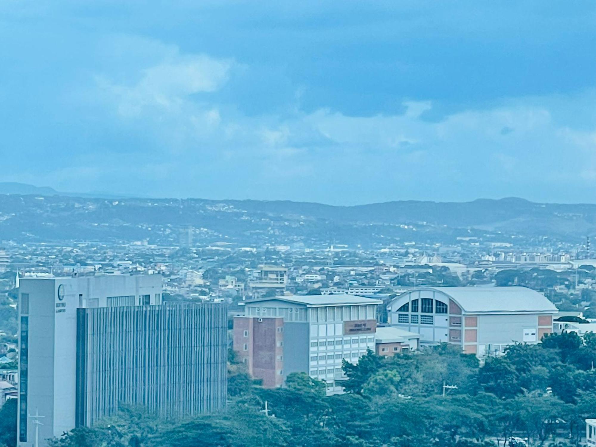 Uptown Parksuites Bgc Taguig Extérieur photo
