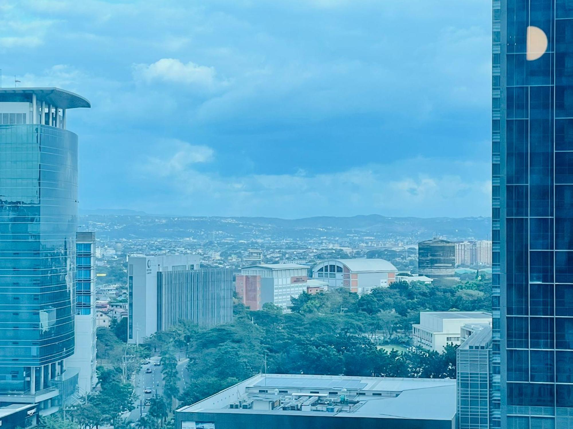 Uptown Parksuites Bgc Taguig Extérieur photo