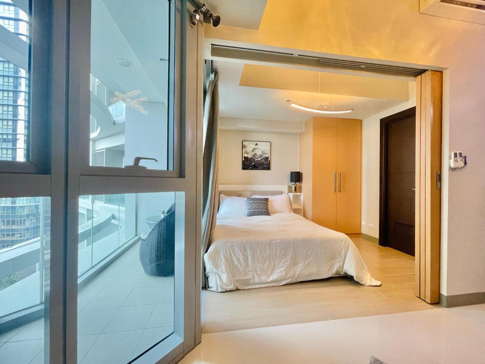 Uptown Parksuites Bgc Taguig Extérieur photo